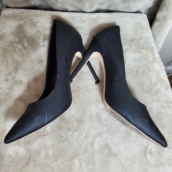 Black Mix No. 6 Pumps - Picture 4 of 8